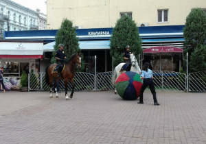 Na ulicy Piotrkowskiej.