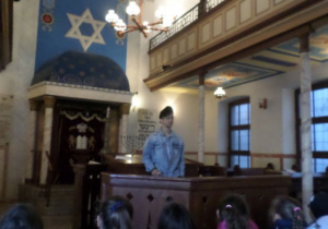 Wycieczka do synagogi.