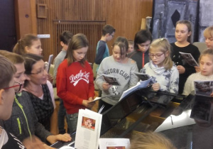 Na warsztatach artystycznych w Teatrze Wielkim.