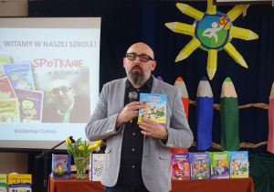 Spotkanie z pisarzem Waldemarem Cichoniem.
