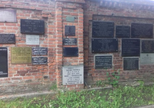 Wycieczka na cmentarz żydowski.