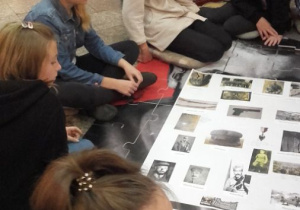Lekcja muzealna w Muzeum Tradycji Niepodległościowych.