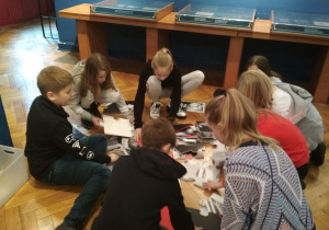Lekcja muzealna w Muzeum Tradycji Niepodległościowych.