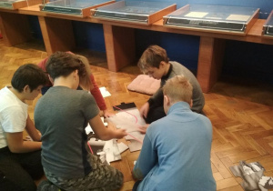 Lekcja muzealna w Muzeum Tradycji Niepodległościowych.