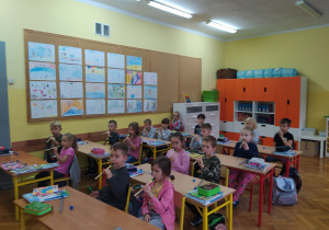 Uczniowie klasy 1b