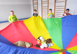 Zabawa z chustą animacyjną