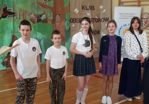 Ceremonia wręczania nagród- nagrodzeni uczniowie
