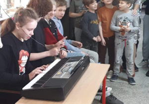 Gra na keyboardzie