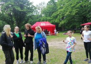 Dzieci na pikniku.