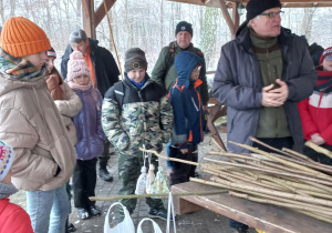 Teren Ogrodu Botanicznego w Łodzi- pod wiatą