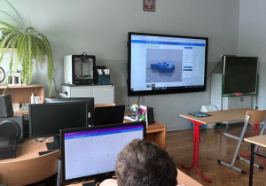 Tablica multimedialna z programem