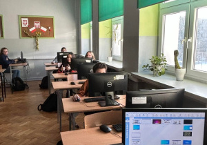 Uczniowie podczas pracy