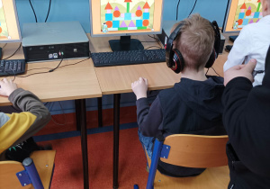 Przedszkolaki bawią się i uczą w programie ABC