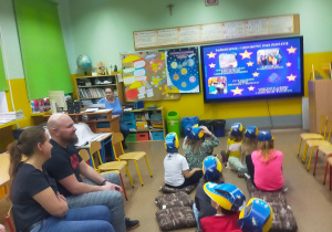 Prezentacja multimedialna z całorocznej pracy uczniów w ramach realizacji projektu "Od grosika do złotówki”