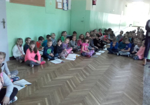 Przygotowania do gry na flażoletach.