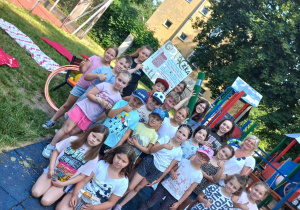 Zdjęcie grupowe uczniów klasy 1a i 2a