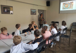 Uczniowie podczas wykładów