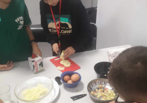Sposoby krojenia i obierania były różne.