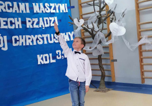 Uczeń recytuje wiersz.