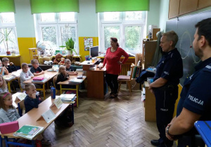 O bezpiecznej drodze do szkoły w 1b.