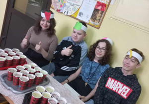 W oczekiwaniu na koktajlowiczów