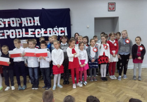 Koncert patriotyczny, klasy trzecie.