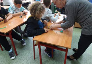 Szyjemy misie na technice.