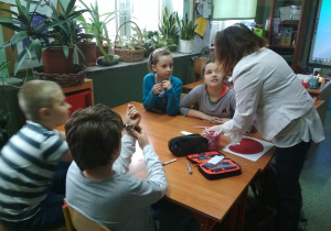 Praca w małych grupach.