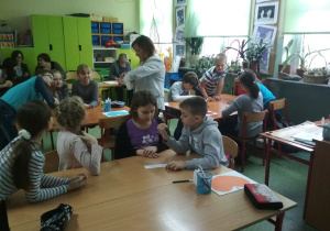 Praca w małych grupach.