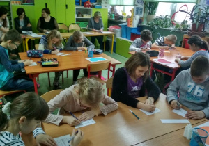 Wykonywanie ćwiczeń indywidualnych.