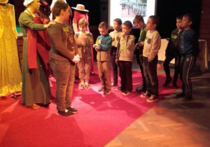 Życie codzienne na średniowiecznym dworze- 3 c w Ariadnie.