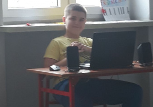 Operator dźwięku.
