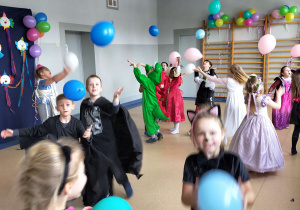 Zabawa "Balon w górze"