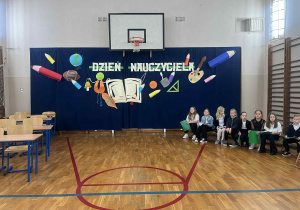 Sala gimnastyczna przygotowana na apel