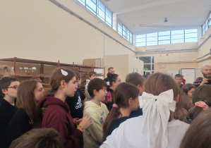 Słuchamy jak się tworzy bombki