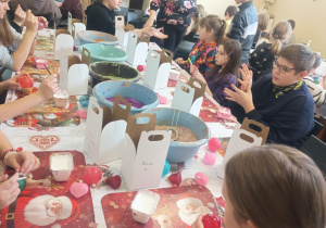 Własnoręcznie ozdabiamy bombki