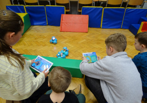 Świat robotów w pracowni informatycznej