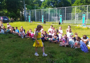 Uczennica klasy 3b na wybiegu