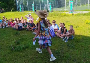 Piękny strój z gazet